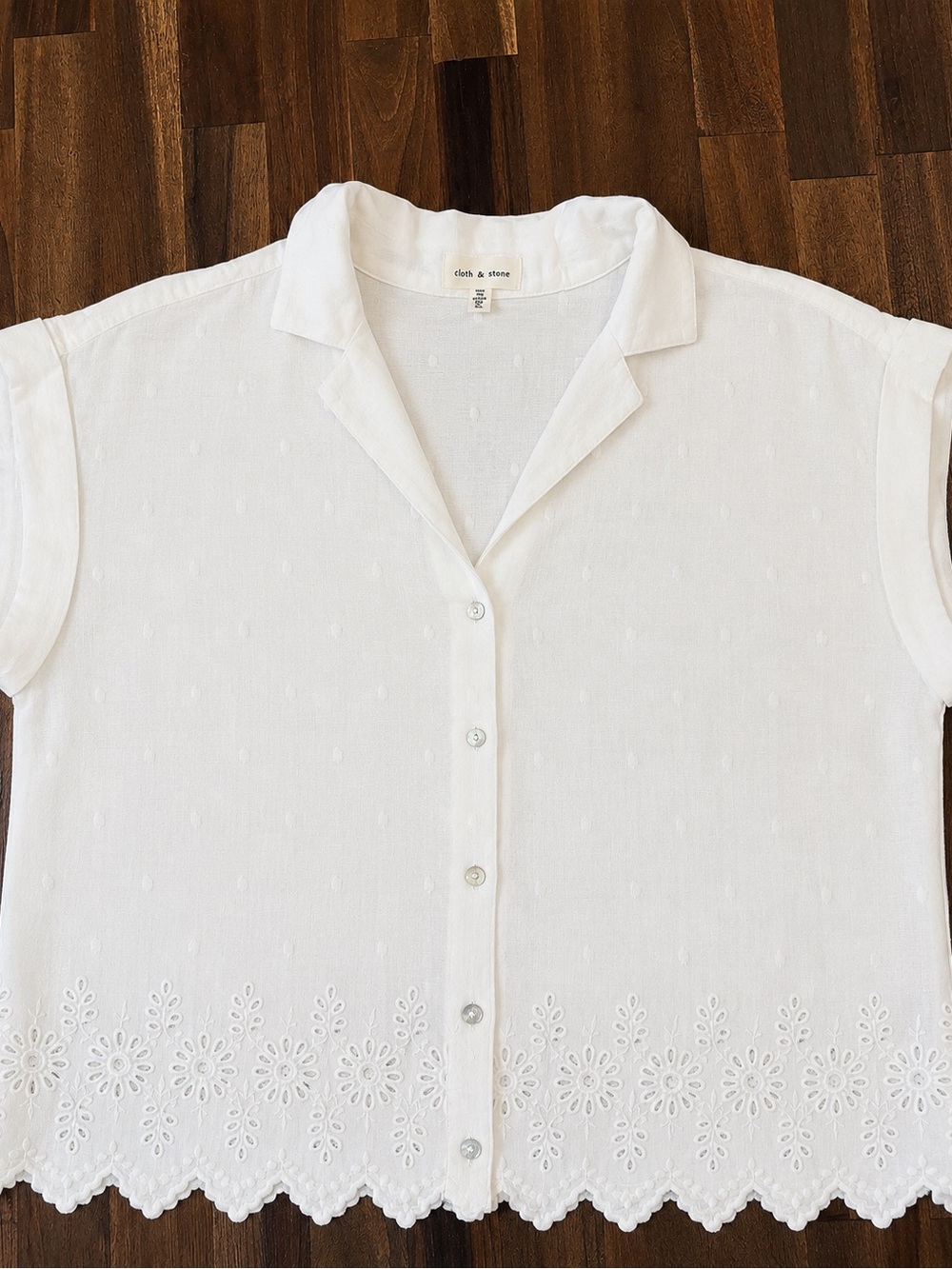 cloth & stone White Eyelet Hem Sleeveless Button-Up Blouse - Picture 6 of 8